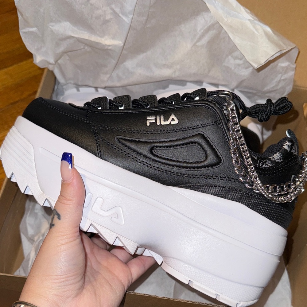 🚨NEVER WORN🚨 : Limited Edition- Fila Women's Wedge Sneakers -Black/White